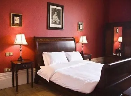 Middleton Park House 3*